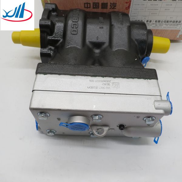 On Sale Yutong Bus Parts Double Cylinder Air Pump Compressor VG1560130080