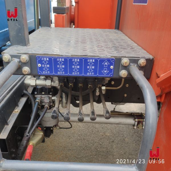 Euro Folding Truck Mounted Hydraulic Crane 4x2 Loading