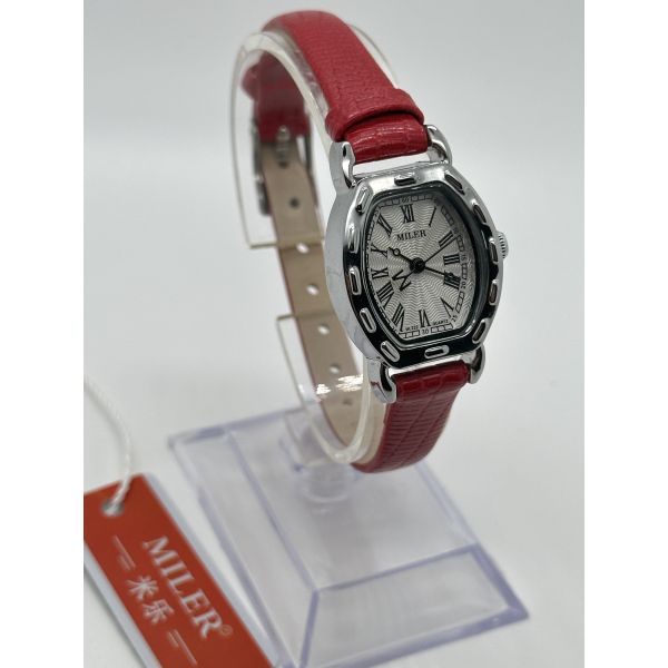 Modern Leather Strap Watches Laser Engraved Logo 30 Meters Water Resistant