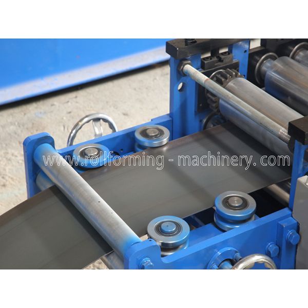 Heavy Duty Storage Shelf Racking Roll Forming Machine 18 Steps Station