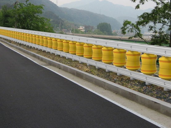 Roadway Traffic Safe Rolling Type Safety EVA Roller Barrier For Highway Guardrail