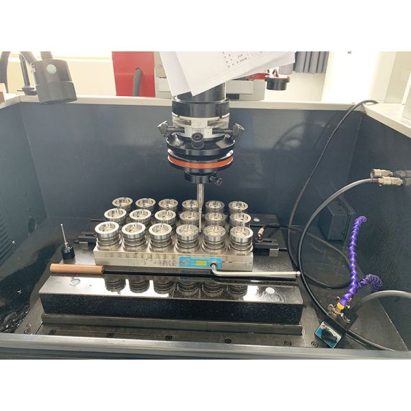 8cavity Plastic Injection Mould 30mm Cold Runner Precision Injection Molding