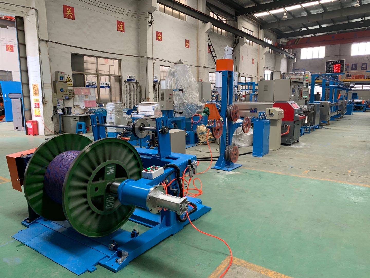 China One Shaft Wire Extruder Machine With Automatic Tension Adjusting System wholesale